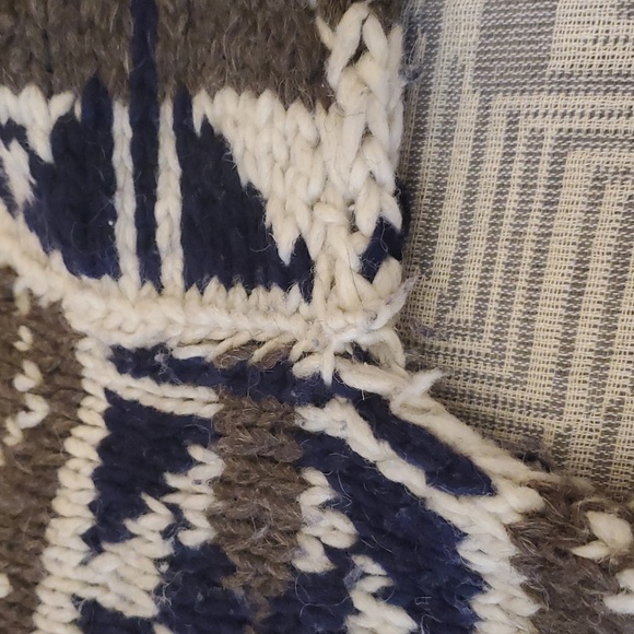 Unisex wool Fisherman's sweater. - Picture 4 of 7